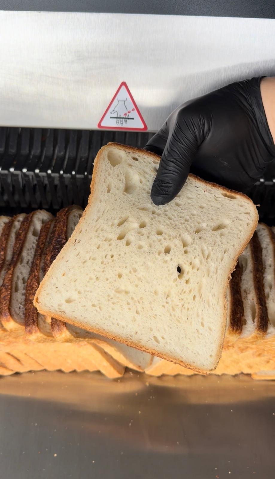 %100 Ekşi Mayalı XL Sütlü Tereyağlı Tost Ekmeği