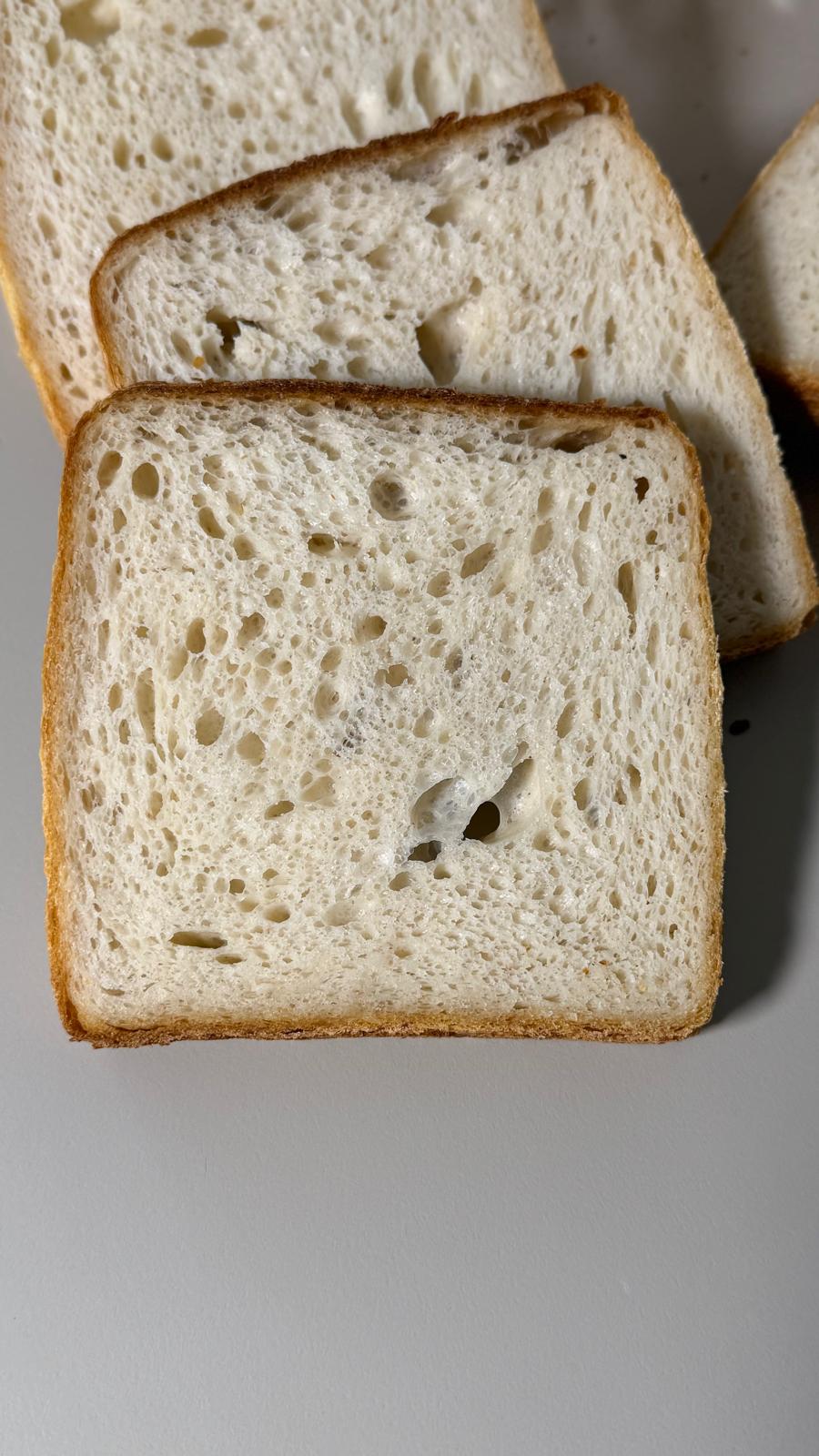 900g %100 Ekşi Mayalı Sütlü Tereyağlı Klasik Tost Ekmeği