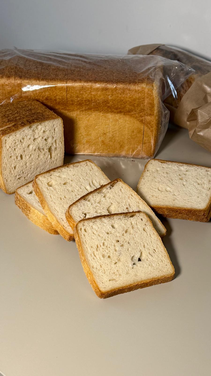 900g %100 Ekşi Mayalı Sütlü Tereyağlı Klasik Tost Ekmeği